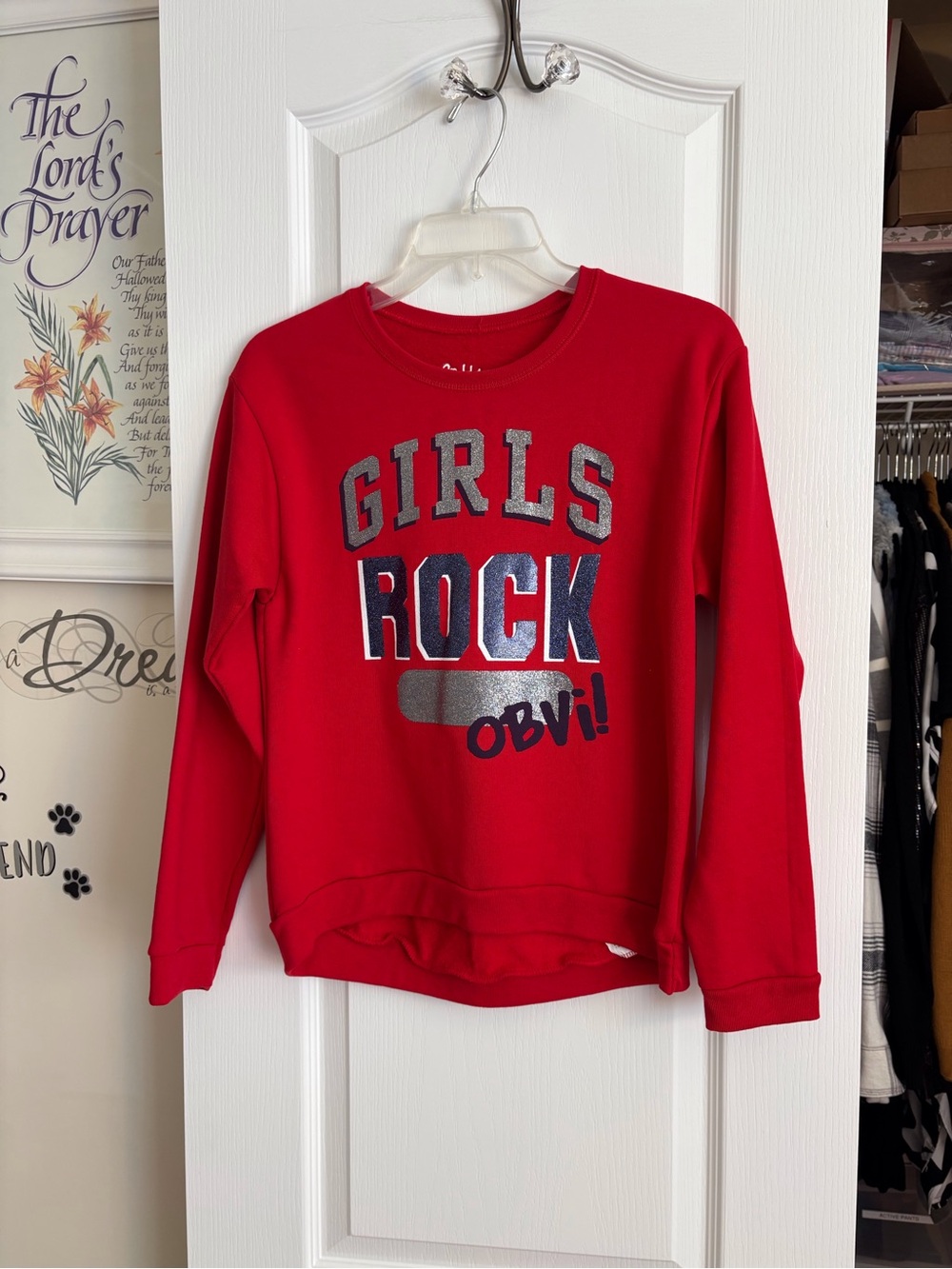 GIRLS GRAPHIC SWEATSHIRT (NWOT)